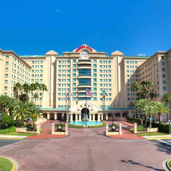 Снимок сделан в The Florida Hotel &amp; Conference Center пользователем The Florida Hotel &amp; Conference Center 12/21/2015