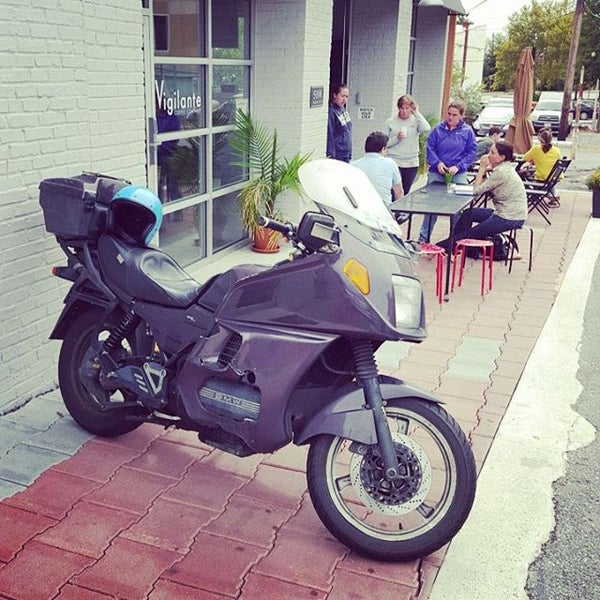 รูปภาพถ่ายที่ Vigilante Coffee โดย Chris A. เมื่อ 9/22/2015