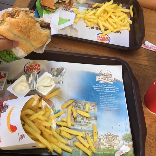 Das Foto wurde bei Burger King von Melan am 7/2/2019 aufgenommen
