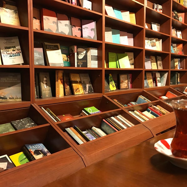 10/7/2017 tarihinde Nagihan H.ziyaretçi tarafından Kurtuba Kitap &amp; Kahve'de çekilen fotoğraf
