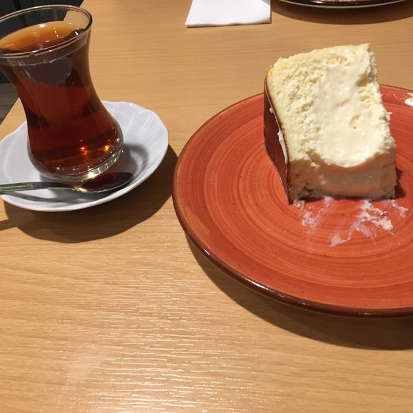 Снимок сделан в Eywa Coffee &amp; Cake пользователем Çağrı A. 2/25/2020