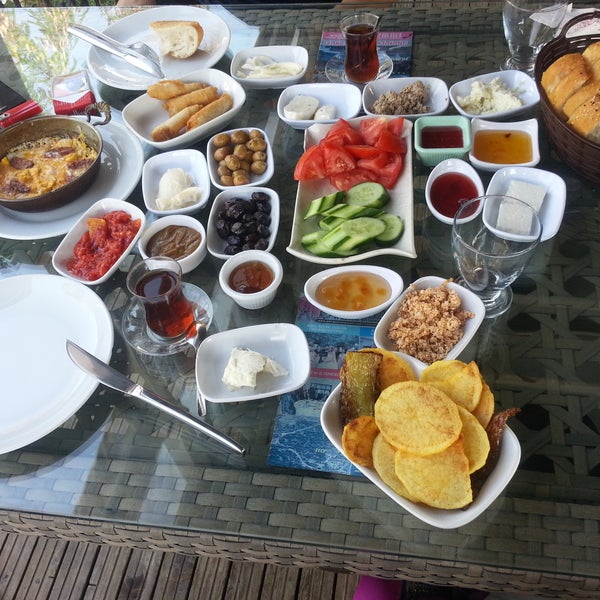 8/24/2016에 Büşra C.님이 Vadi Cafe Restaurant에서 찍은 사진