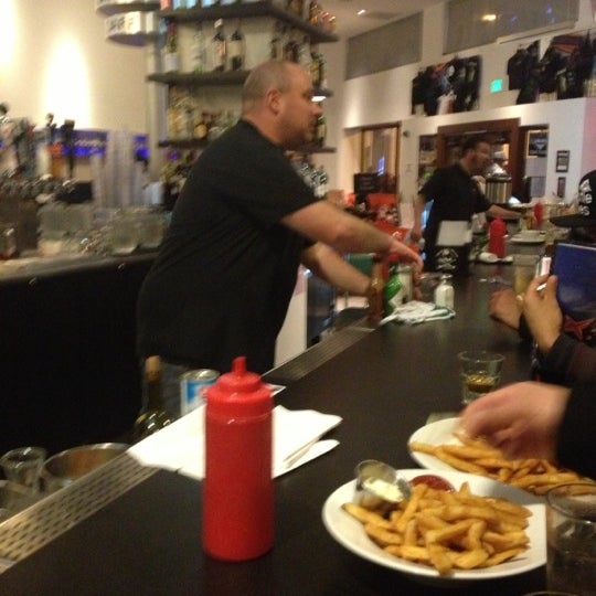 1/5/2013にWreSaleneがSomar Bar and Loungeで撮った写真