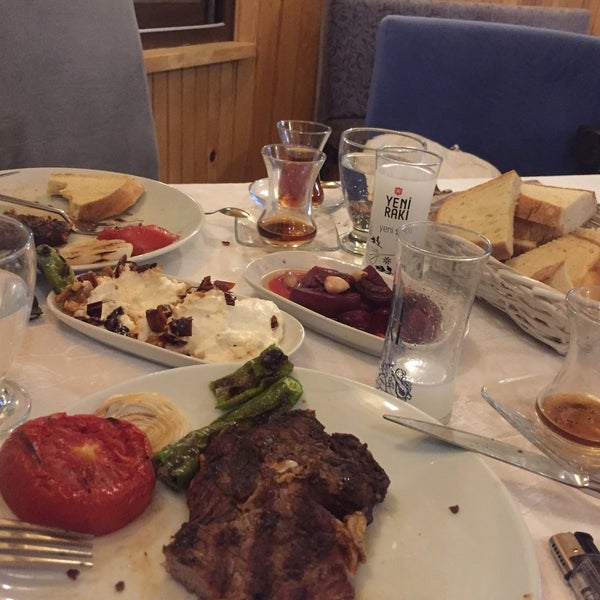 Photo prise au Gölköy Restaurant par Mehmet Ç. le8/7/2019