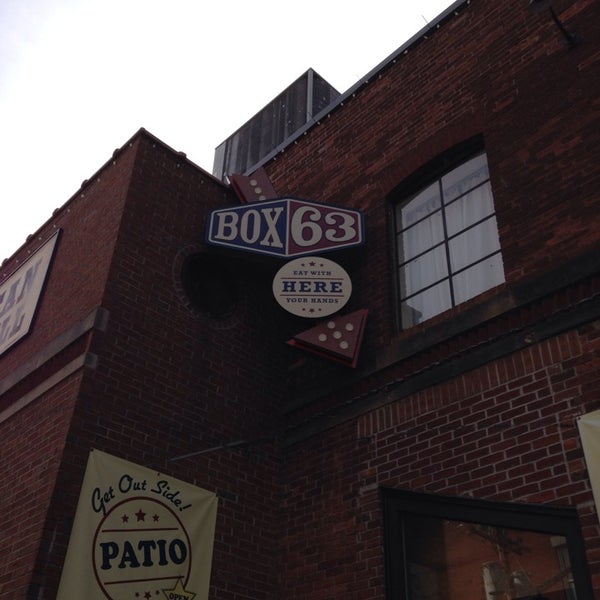 Foto tirada no(a) Box 63 American Bar &amp; Grill por Ron B. em 4/3/2014