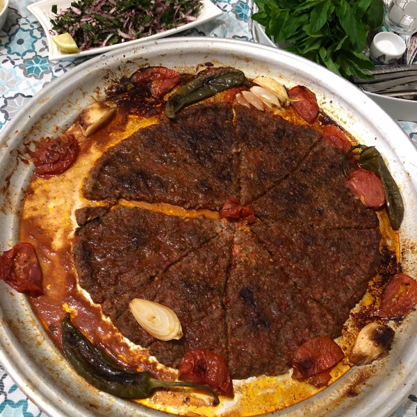 Foto scattata a Pöç Kasap ve Restaurant da Muhammed Hasan G. il 5/28/2022
