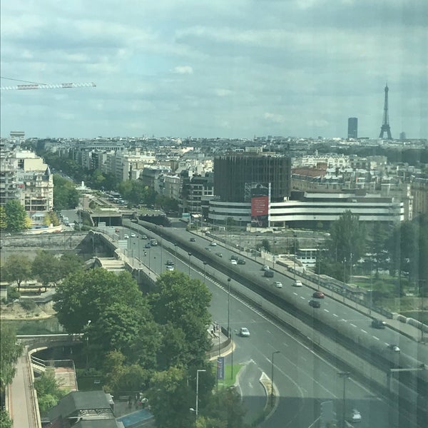 รูปภาพถ่ายที่ Meliá La Défense Paris โดย Fahad D. เมื่อ 8/13/2017