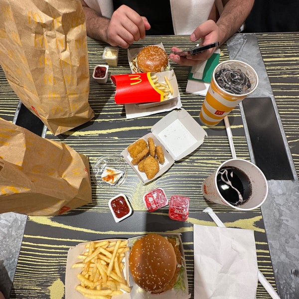 Photo taken at McDonald&#39;s by •• م ـشعل •• on 5/15/2023