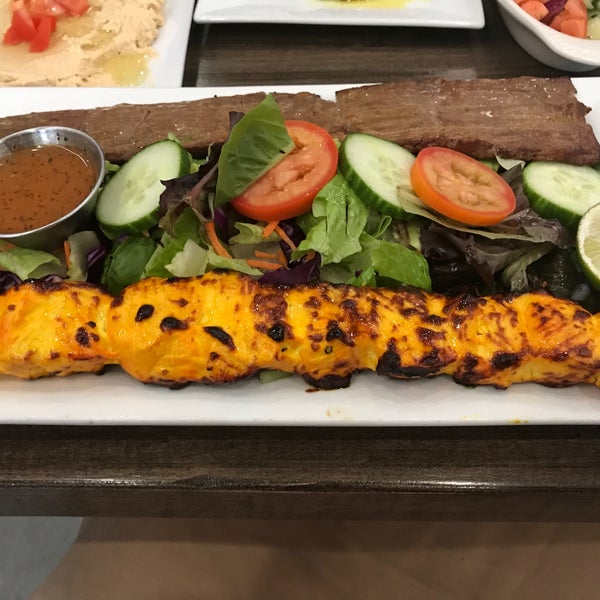 Foto scattata a Amoo&#39;s Kabob da Hamad A. il 9/2/2017