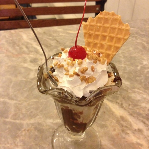 Photo taken at Beth Marie&#39;s Old Fashioned Ice Cream &amp; Soda Fountain by Karen G. on 2/10/2013