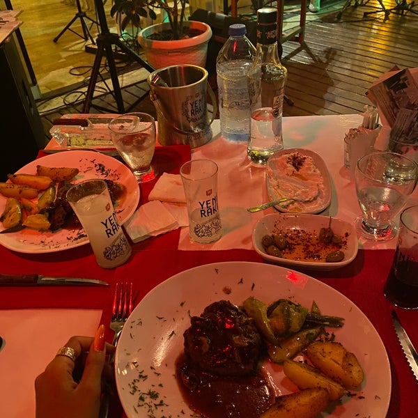 7/21/2021 tarihinde Mahsa R.ziyaretçi tarafından Minör Restaurant (Cafe Minor)'de çekilen fotoğraf