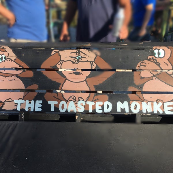 Foto tirada no(a) Toasted Monkey Beach Bar por susana em 11/4/2017