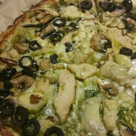 Photo taken at Mod Pizza by Frank M. on 6/11/2015