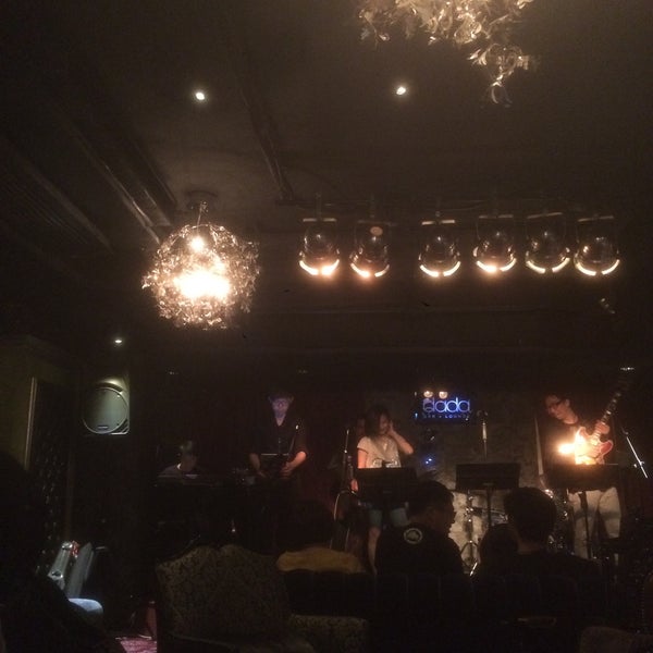 3/20/2015 tarihinde Motosachi I.ziyaretçi tarafından Dada Bar + Lounge'de çekilen fotoğraf