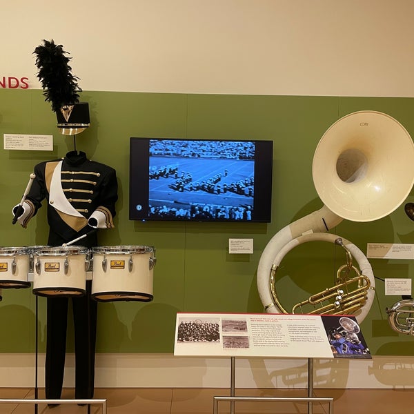 รูปภาพถ่ายที่ Musical Instrument Museum โดย Cathy G. เมื่อ 2/2/2023