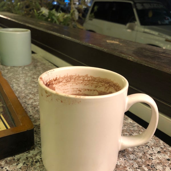 Foto tirada no(a) All The Perks Espresso Cafe por Merve B. em 3/14/2019