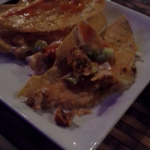 Please... do urself a favor and eat them buffalo chicken nachos! Im not a "hot food" person but they were perfect! Nice n chill. Great friendly service.