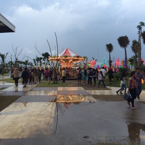 Photos At Food Junction Grand Pakuwon - 1 Tip From 87 Visitors