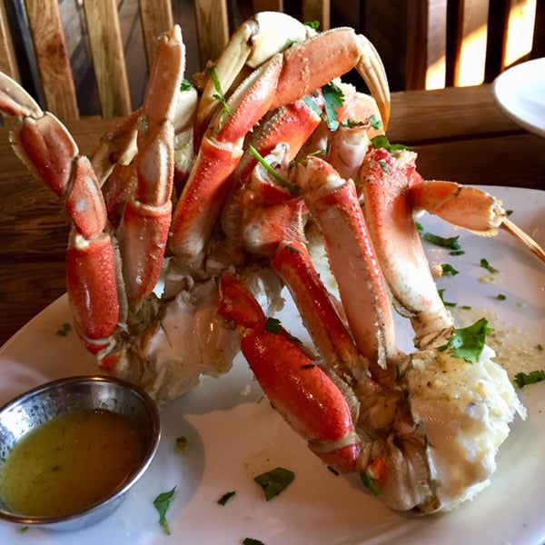 Foto tomada en Pismo&#39;s Coastal Grill  por Jeremy M. el 12/27/2018