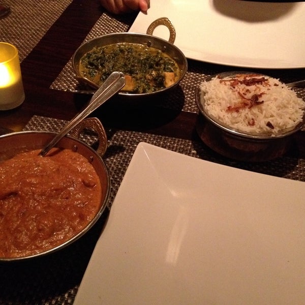 รูปภาพถ่ายที่ Saffron Indian Cuisine โดย Shabana C. เมื่อ 1/4/2014