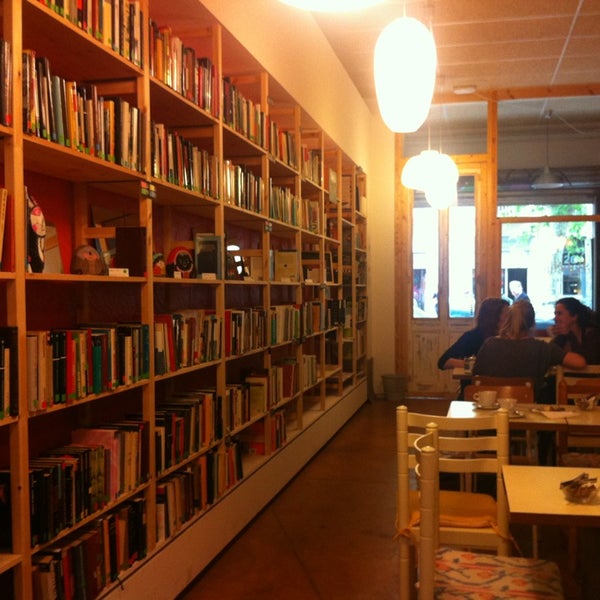 Photo taken at Babèlia Books &amp; Coffee by Victor J. on 5/27/2013