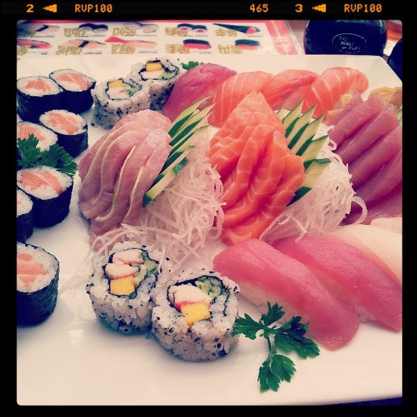 3/29/2013 tarihinde Karla V.ziyaretçi tarafından Sushi Mart'de çekilen fotoğraf