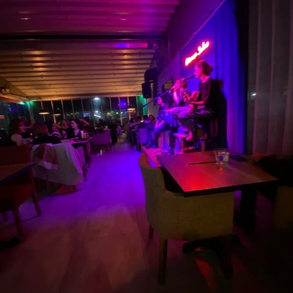 Foto tomada en Ottoman17 Cafe &amp; Bar  por İsmail el 12/12/2021