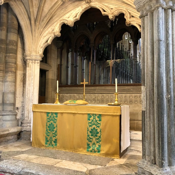 Photo taken at Exeter Cathedral by Naif . on 7/21/2018