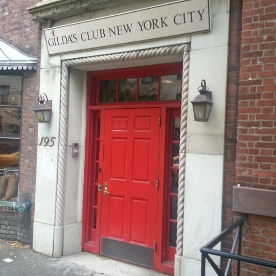 Снимок сделан в Gilda&#39;s Club New York City пользователем Salvador M. 10/23/2012