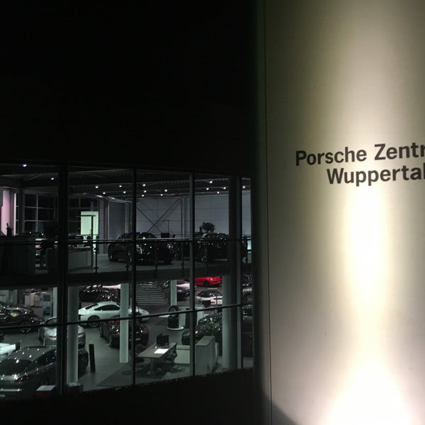 Das Foto wurde bei Porsche Zentrum Wuppertal von Mehmet S. am 3/19/2016 aufgenommen