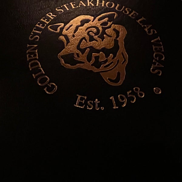 Foto scattata a Golden Steer Steakhouse Las Vegas da Aimee L. il 1/4/2024
