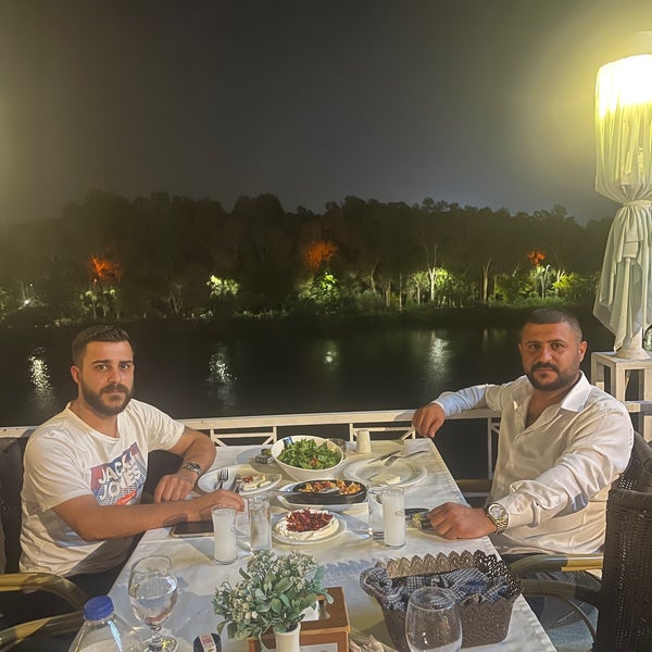 7/30/2022 tarihinde Mesut P.ziyaretçi tarafından Çapa Restaurant'de çekilen fotoğraf