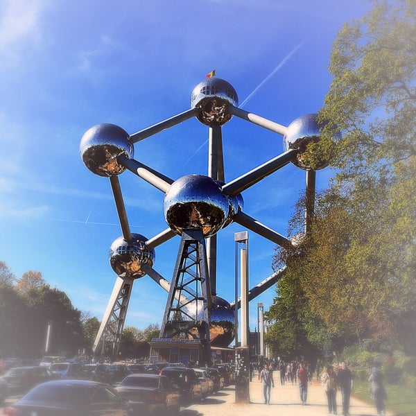 Photo taken at Atomium by Jérôme H. on 5/5/2016
