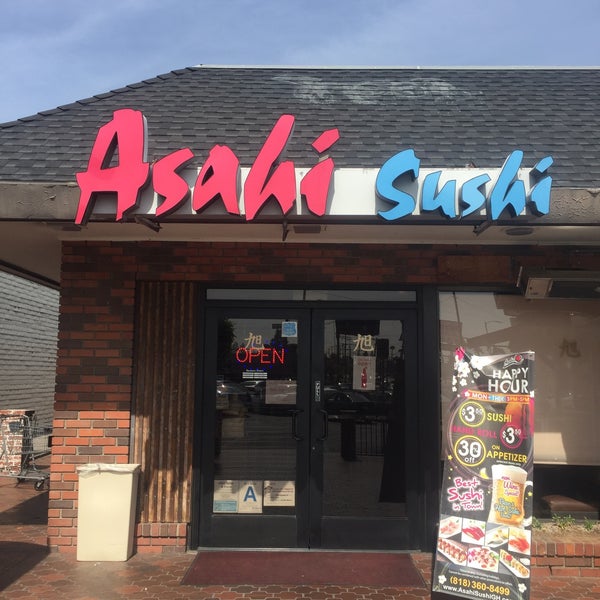 Foto tirada no(a) Asahi Sushi por Judy P. em 3/2/2016