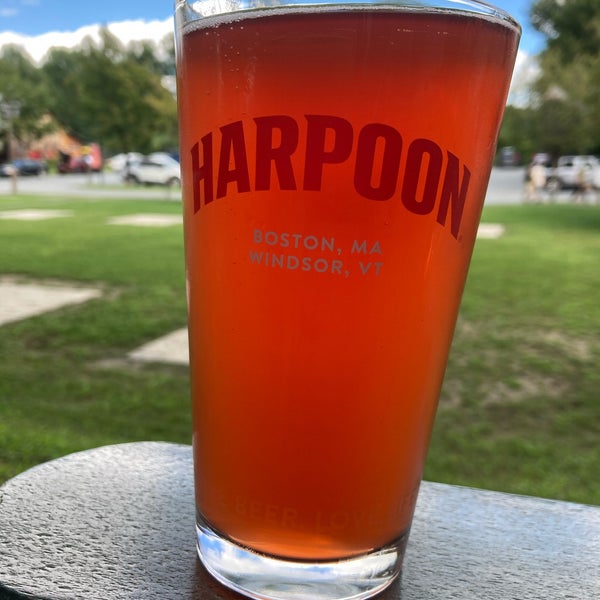 Снимок сделан в Harpoon Brewery &amp; Riverbend Taps пользователем Bob S. 8/28/2020