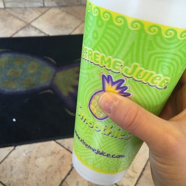 Photo taken at Xtreme Juice by Lindsey M. on 9/13/2015