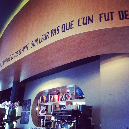 11/22/2012에 -- -.님이 La Librairie에서 찍은 사진