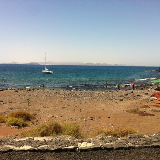 Photo taken at Sandos Papagayo Beach Resort Lanzarote by Bea V. on 8/17/2013