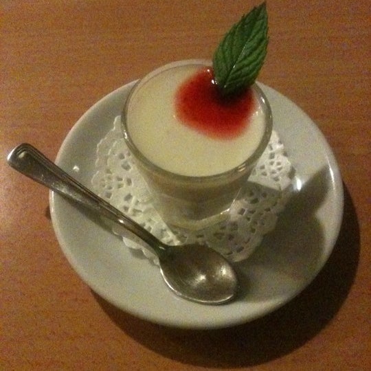 Foto tirada no(a) Maci Cafe &amp; Restaurant por Ezgi em 6/1/2011