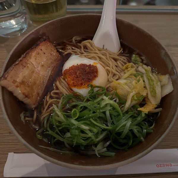 11/2/2022 tarihinde Masato W.ziyaretçi tarafından Momofuku Noodle Bar'de çekilen fotoğraf