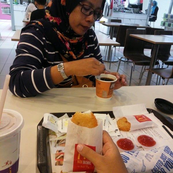 Photos At Mcdonald S Giant Hypermarket Shah Alam