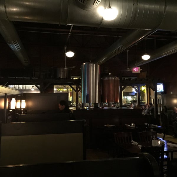 1/11/2015 tarihinde Mickey T.ziyaretçi tarafından Bastone Brewery'de çekilen fotoğraf