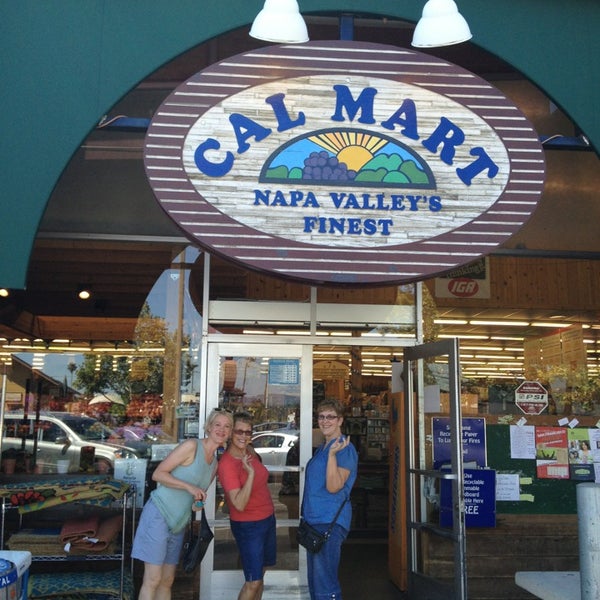 Снимок сделан в Cal Mart Napa Valley пользователем Mickey T. 8/13/2013