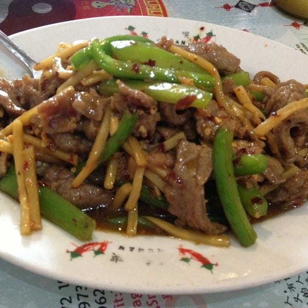 Снимок сделан в Henry&#39;s Hunan Restaurant пользователем Mickey T. 6/19/2013