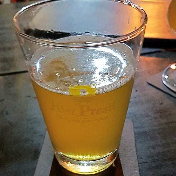 Foto tirada no(a) Bier Prosit Cervejas Especiais por Newton S. em 3/31/2018