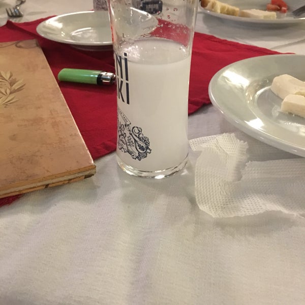 Das Foto wurde bei Seviç Restoran von R.bzkrt am 10/8/2016 aufgenommen