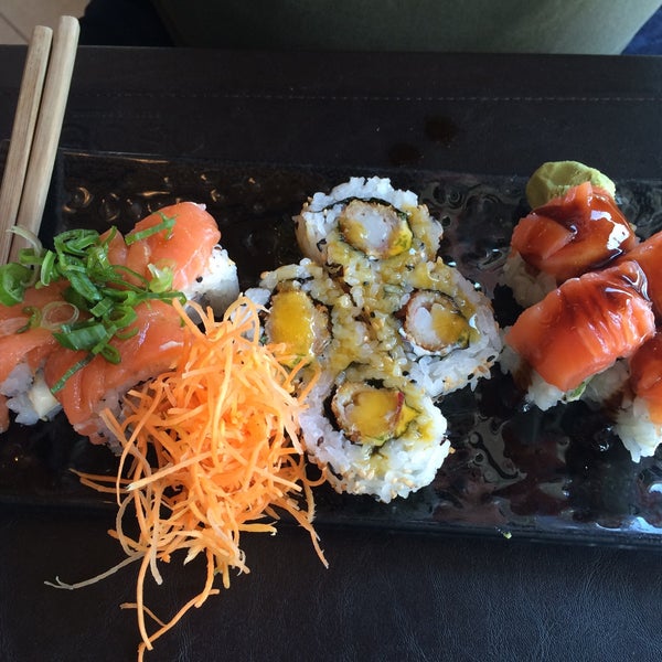 Photo taken at Asato Sushi &amp; Asian food by Graciela S. on 10/21/2015