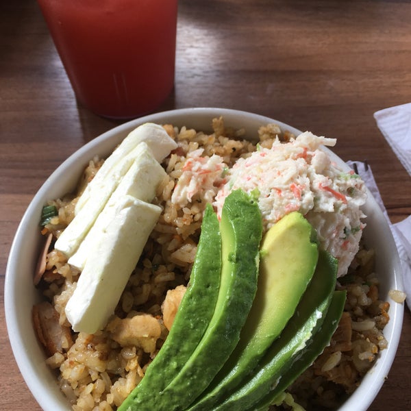 Photo taken at The Sushi &amp; Salads, Co. by Anne D. on 10/24/2018