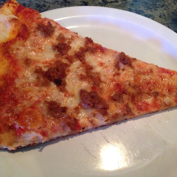 Photo taken at Avicolli&#39;s Pizzeria &amp; Restaurant by Amanda W. on 10/24/2014