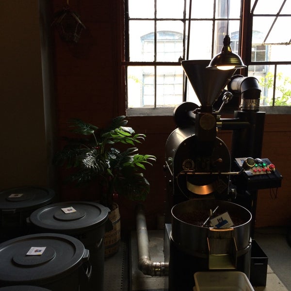7/19/2014 tarihinde Petor T.ziyaretçi tarafından Grand Rapids Coffee Roasters'de çekilen fotoğraf
